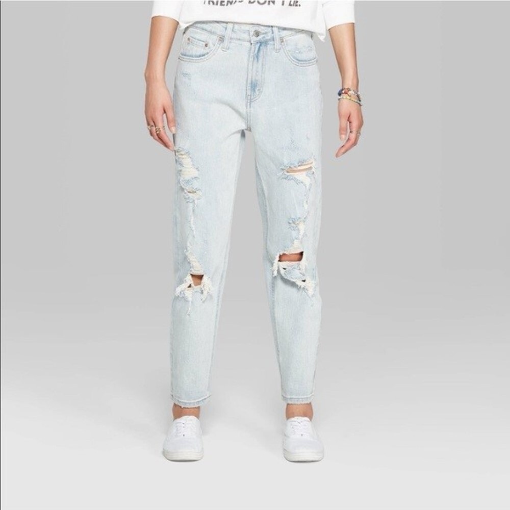 Wild Fable Distressed Light Wash Super High Rise Mom Jeans EUC
